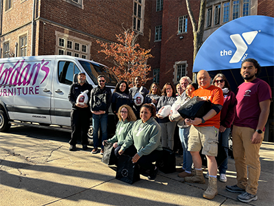 Volunteers unloading turkeys